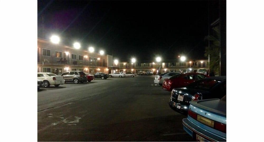 Parkway Inn Fresno Bagian luar foto