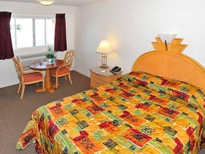 Parkway Inn Fresno Bagian luar foto