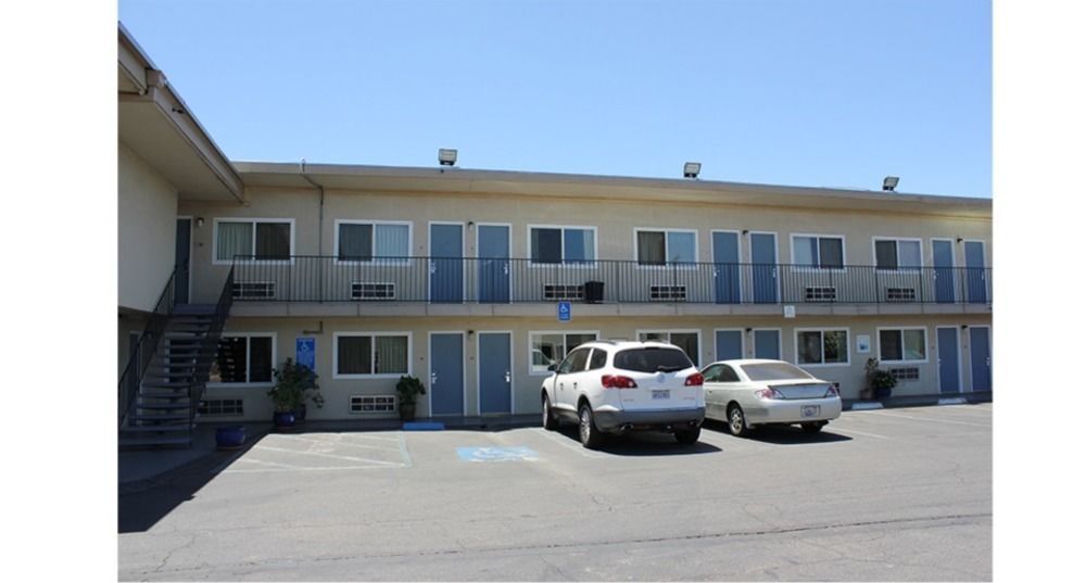 Parkway Inn Fresno Bagian luar foto