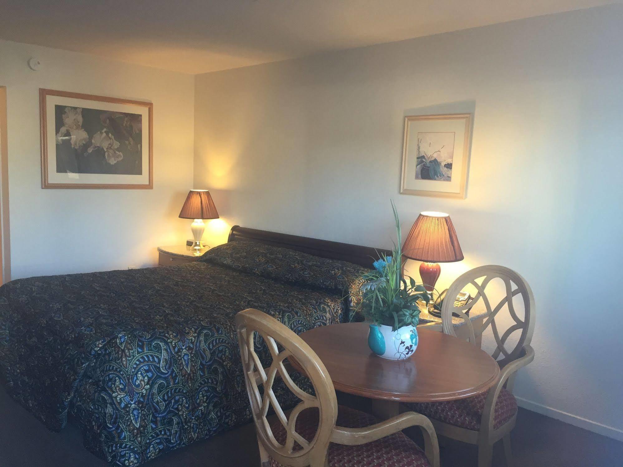 Parkway Inn Fresno Bagian luar foto