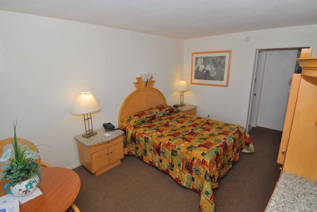 Parkway Inn Fresno Bagian luar foto
