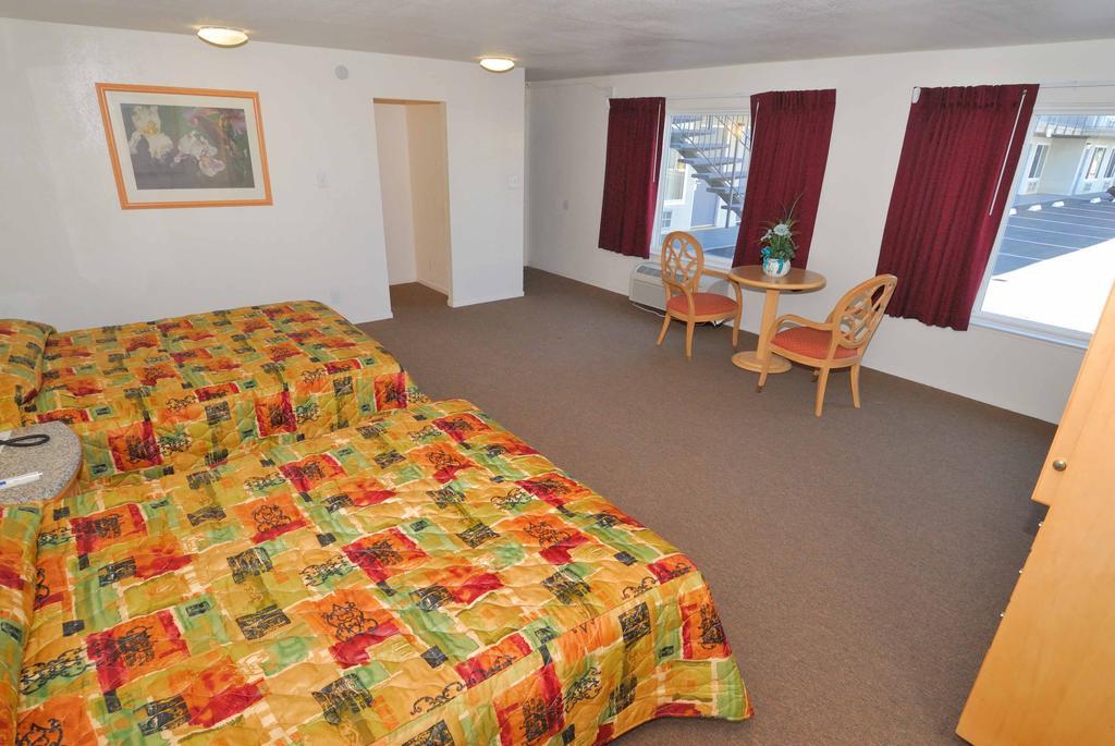 Parkway Inn Fresno Bagian luar foto