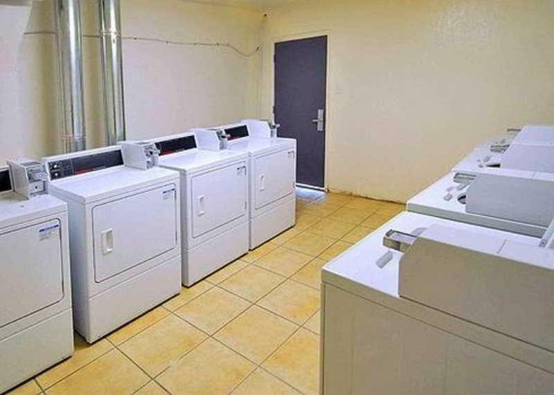 Parkway Inn Fresno Bagian luar foto